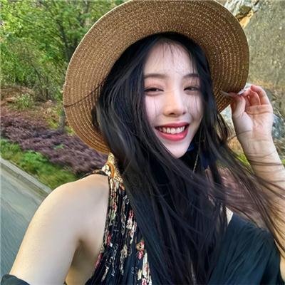 娇憨女郎